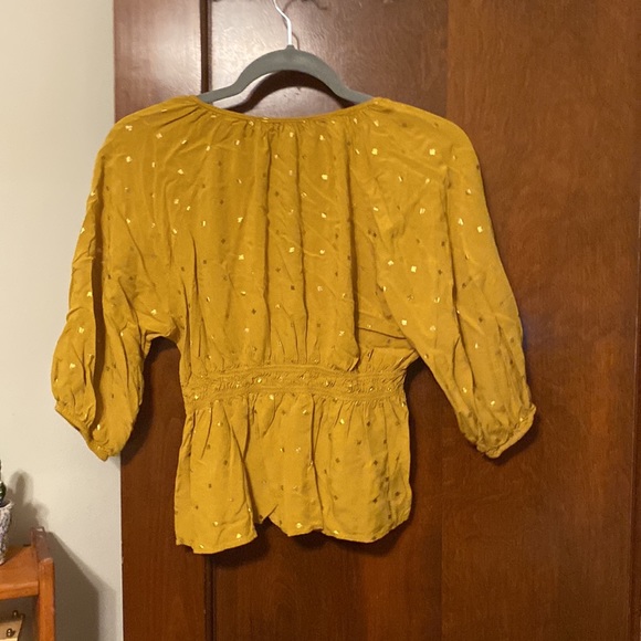 Wrinkly harve’ benard top smocked at the waist😍😍😍 - Picture 9 of 9